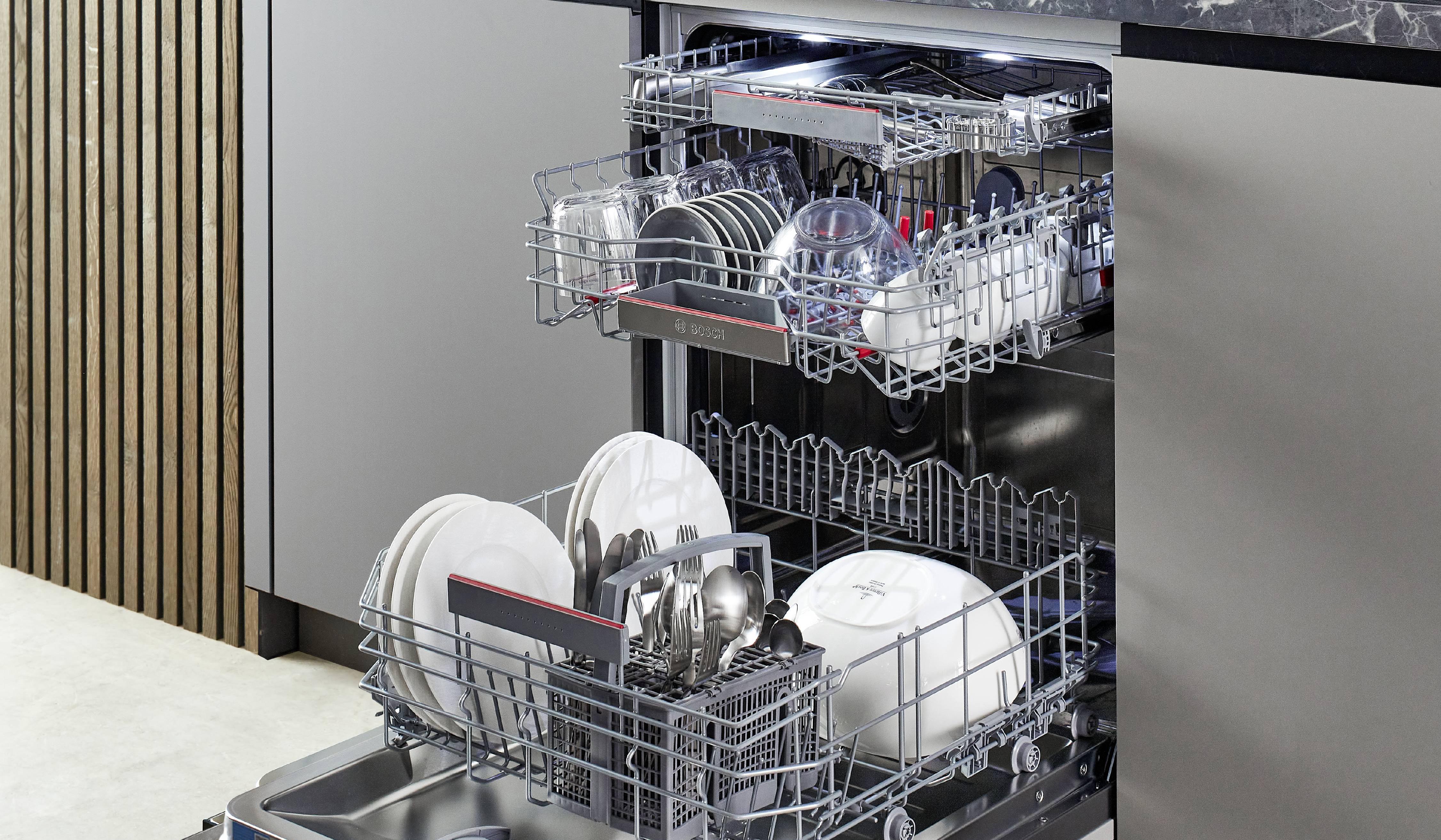 Nobilia Lichtgrau mit Marmordekor und mit BOSCH-Geschirrspüler